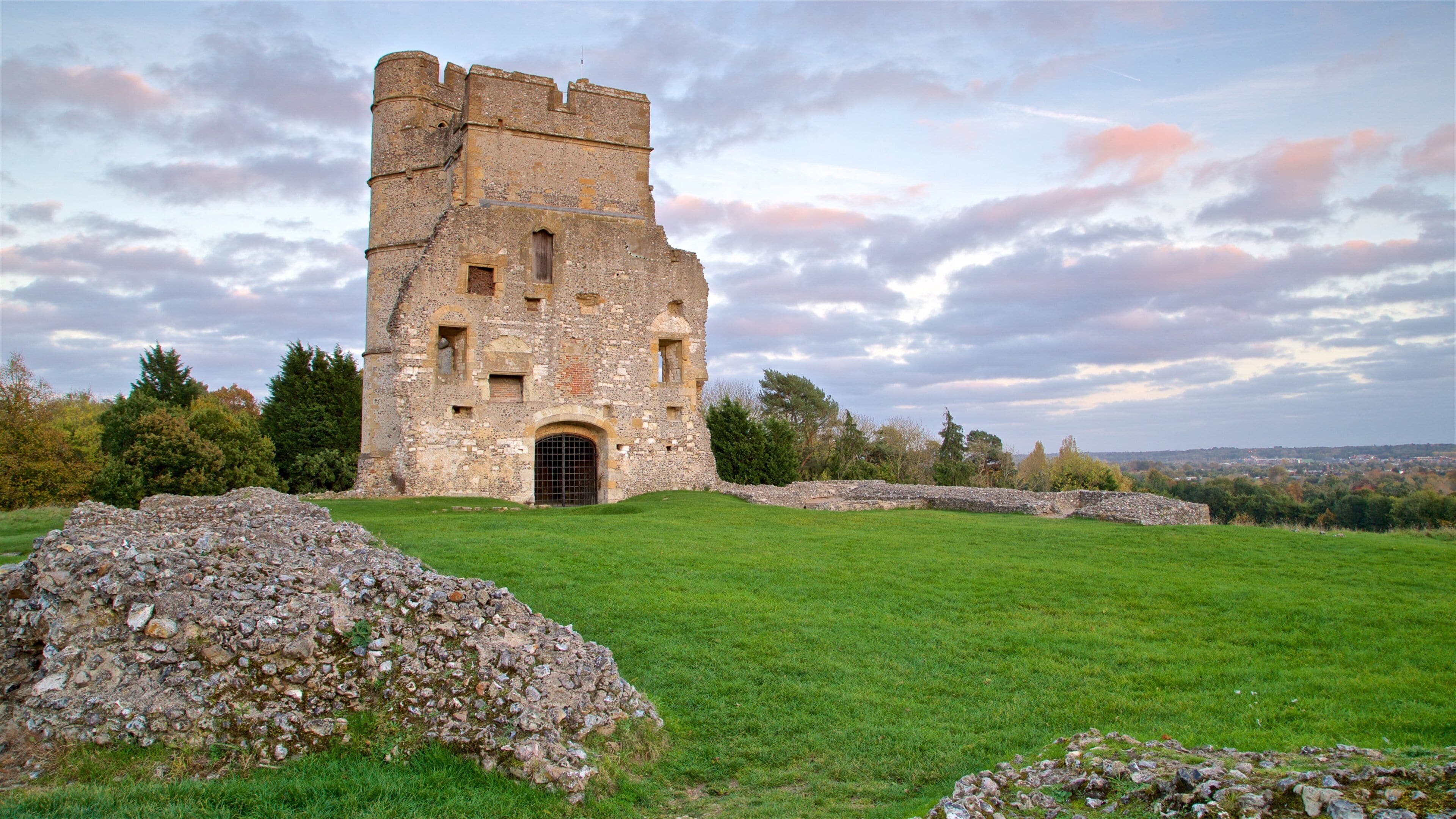 Donnington Castle featuring a ruin, heritage elements and landscape views