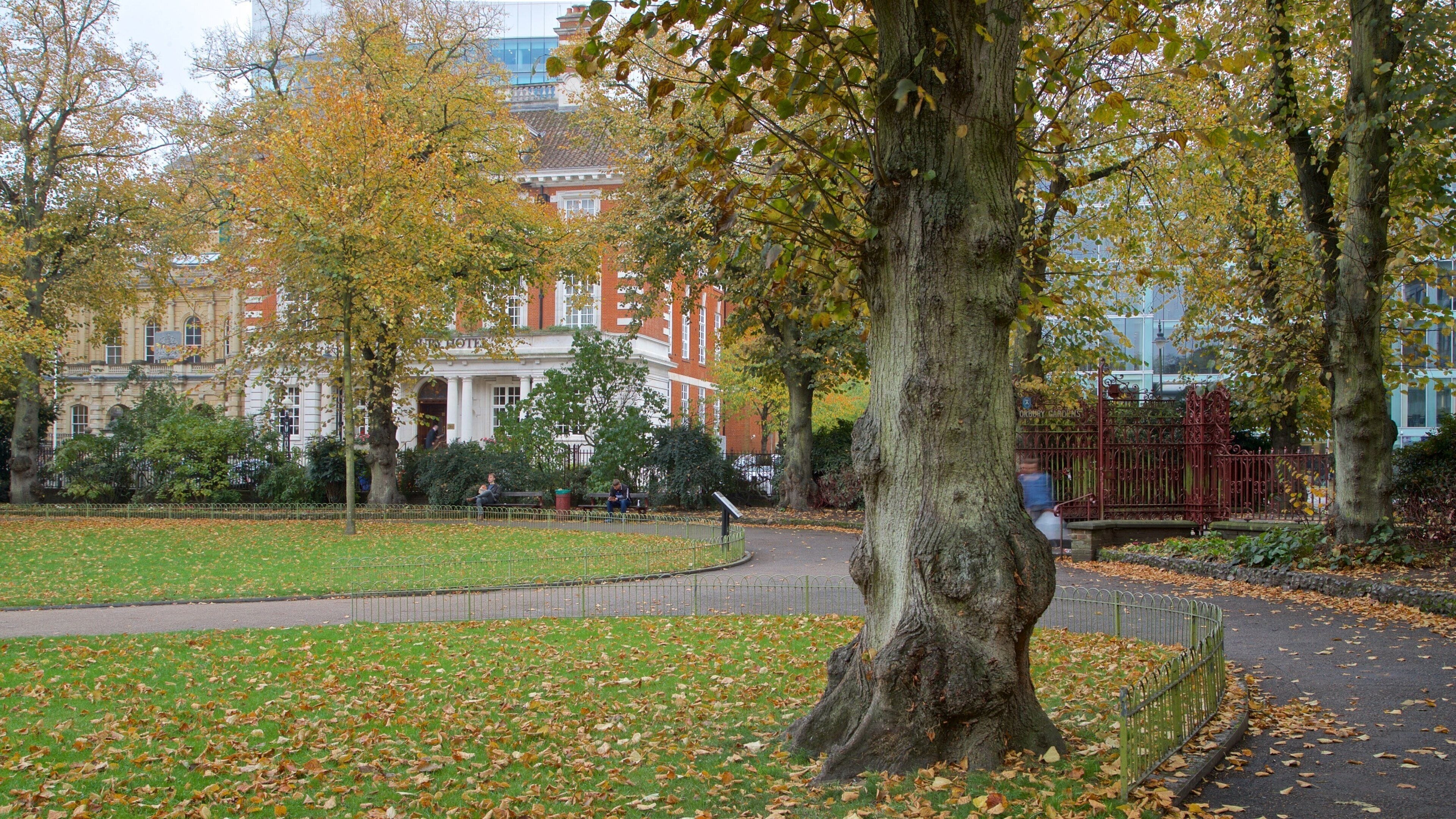 Forbury hager som inkluderer park og høstfarger