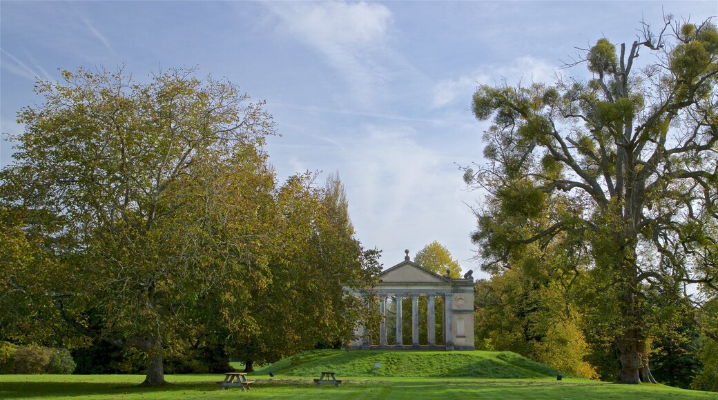 Highclere Castle featuring heritage elements and a park