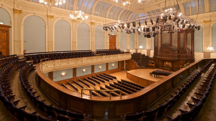 Reading Museum and Town Hall bevat interieur, historisch erfgoed en theaters