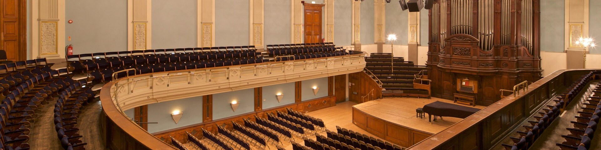 Reading Museum and Town Hall showing heritage elements, theater scenes and interior views