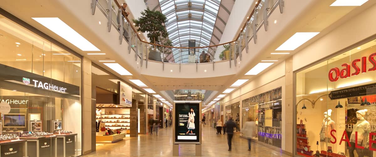 Oracle featuring shopping and interior views