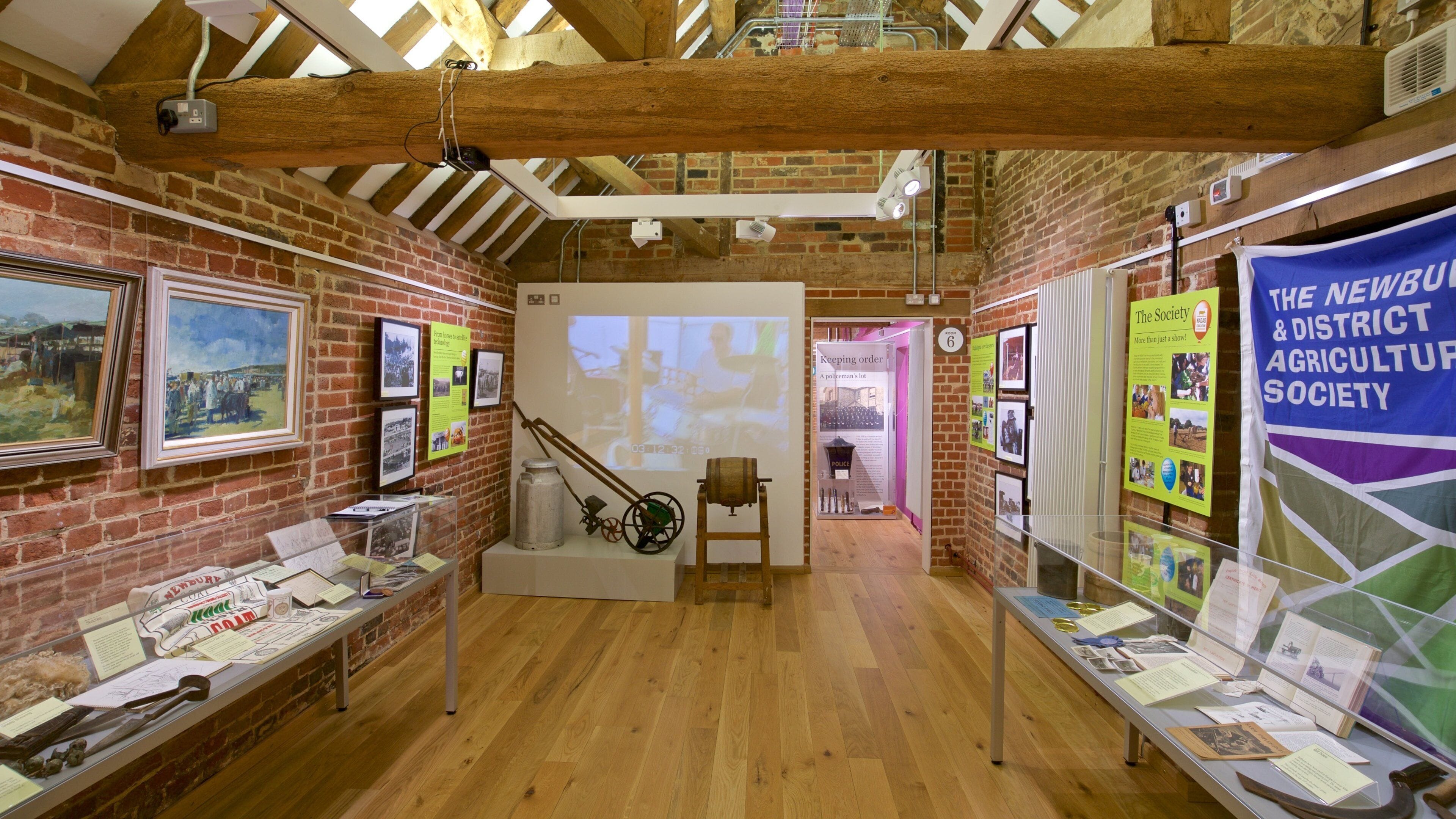 West Berkshire Museum mostrando vistas interiores