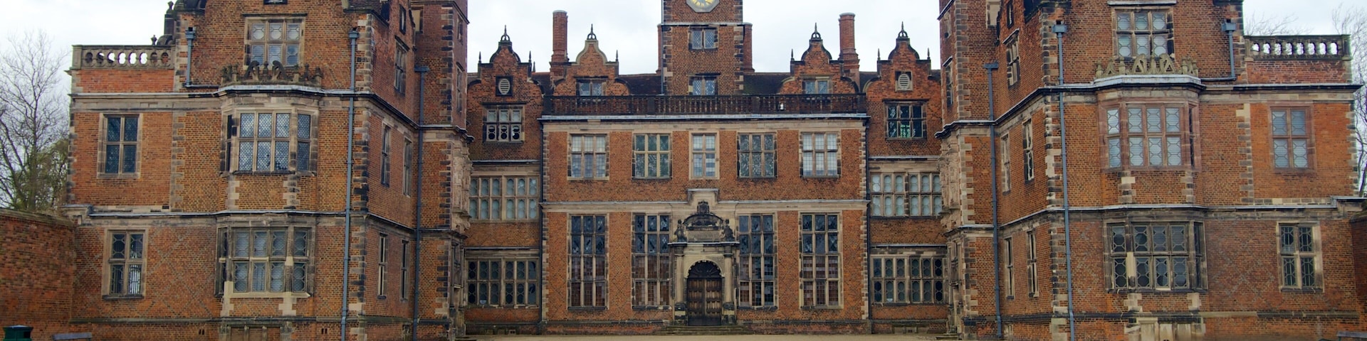 Aston Hall which includes a castle and heritage architecture