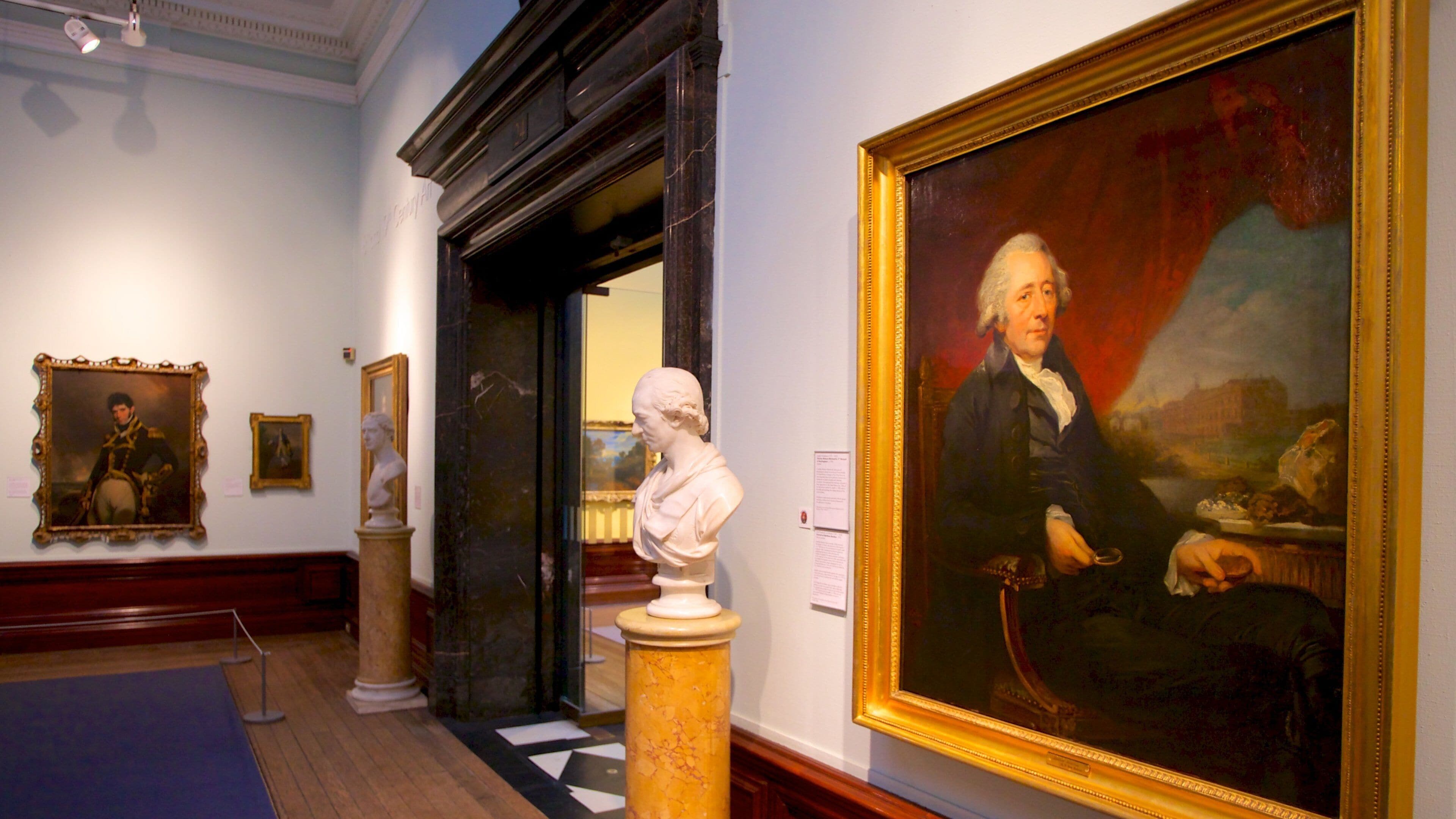 Birmingham Museum and Art Gallery qui includes statue ou sculpture, vues intérieures et art