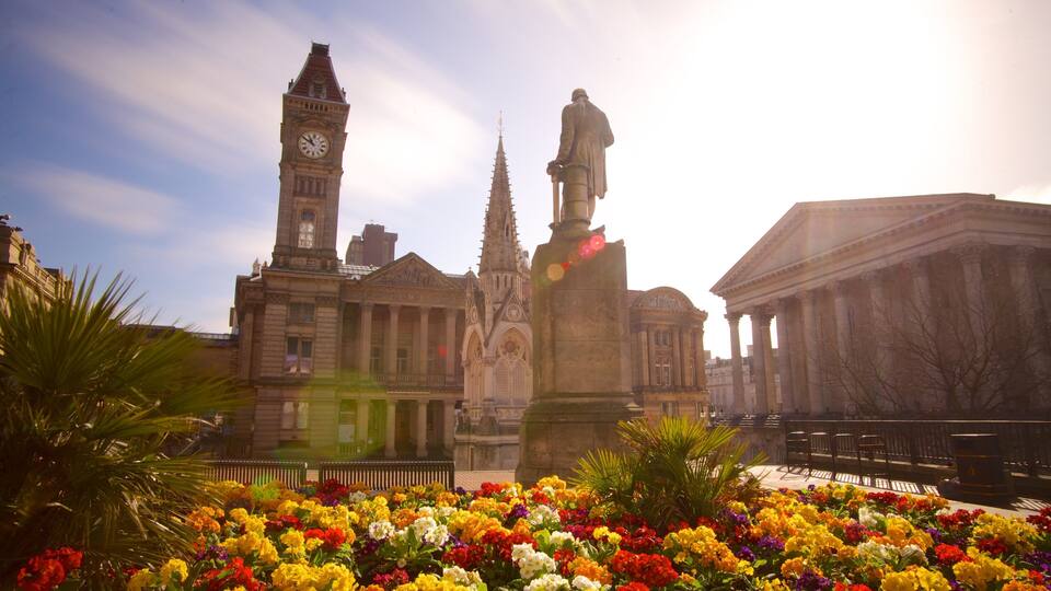 Chamberlain Square which includes a square or plaza, a city and heritage architecture