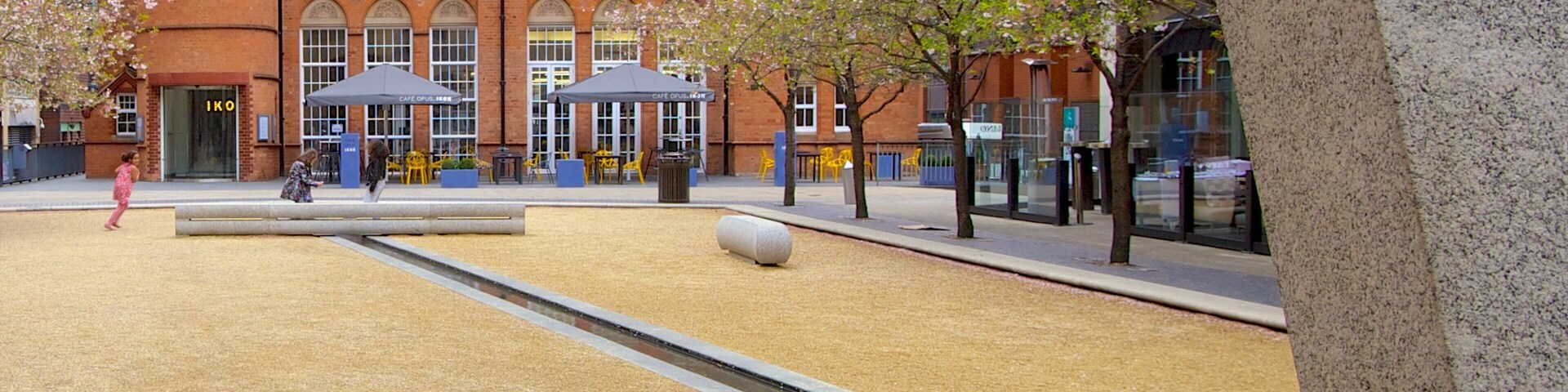 Ikon Gallery showing a city, a square or plaza and heritage architecture
