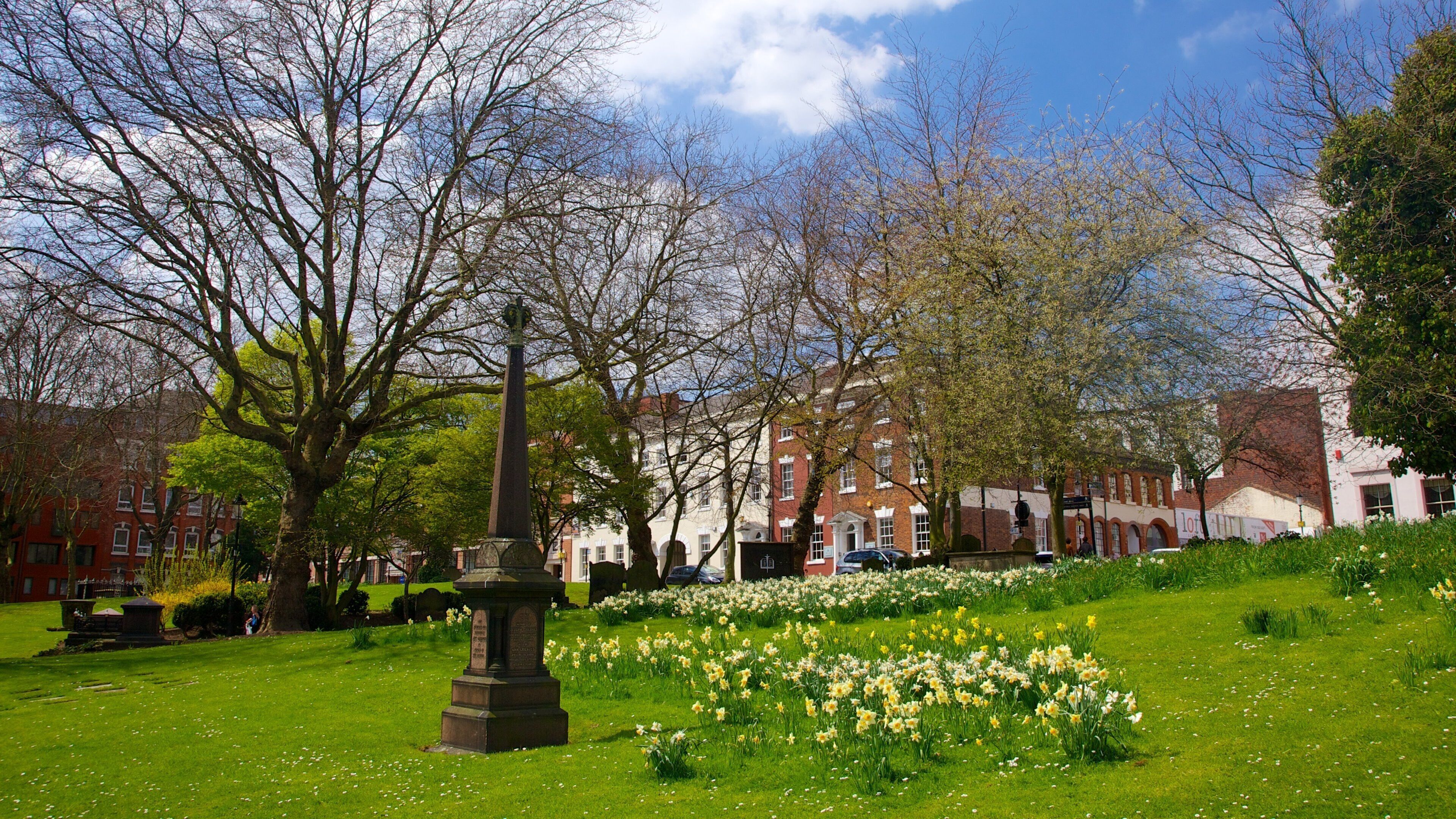 Nhà thờ St. Paul trong đó bao gồm tôn giáo và khu vườn