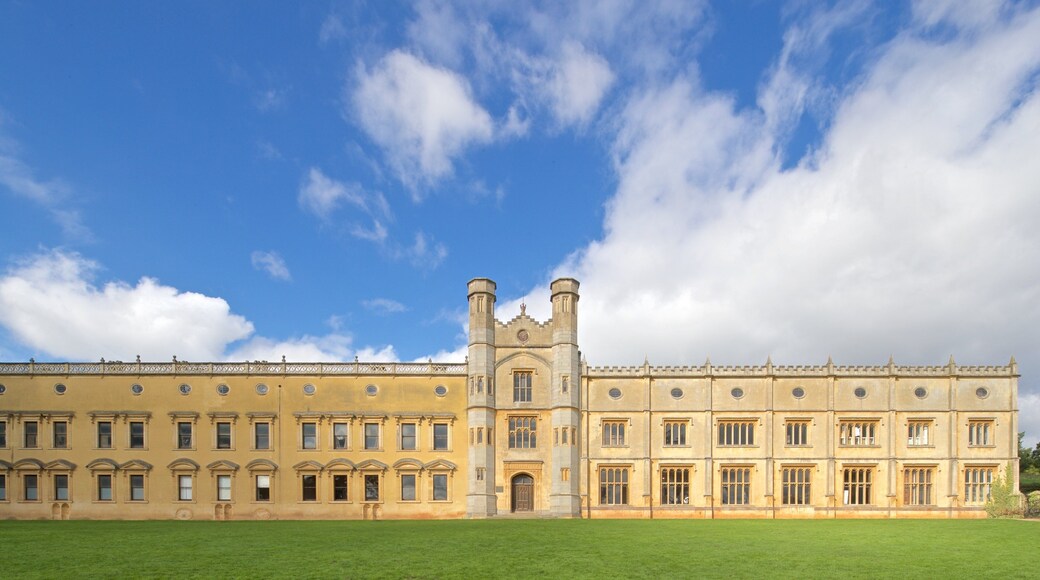 Ashton Court Mansion showing heritage architecture and a house