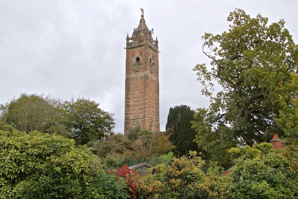 Cabot Tower featuring heritage elements