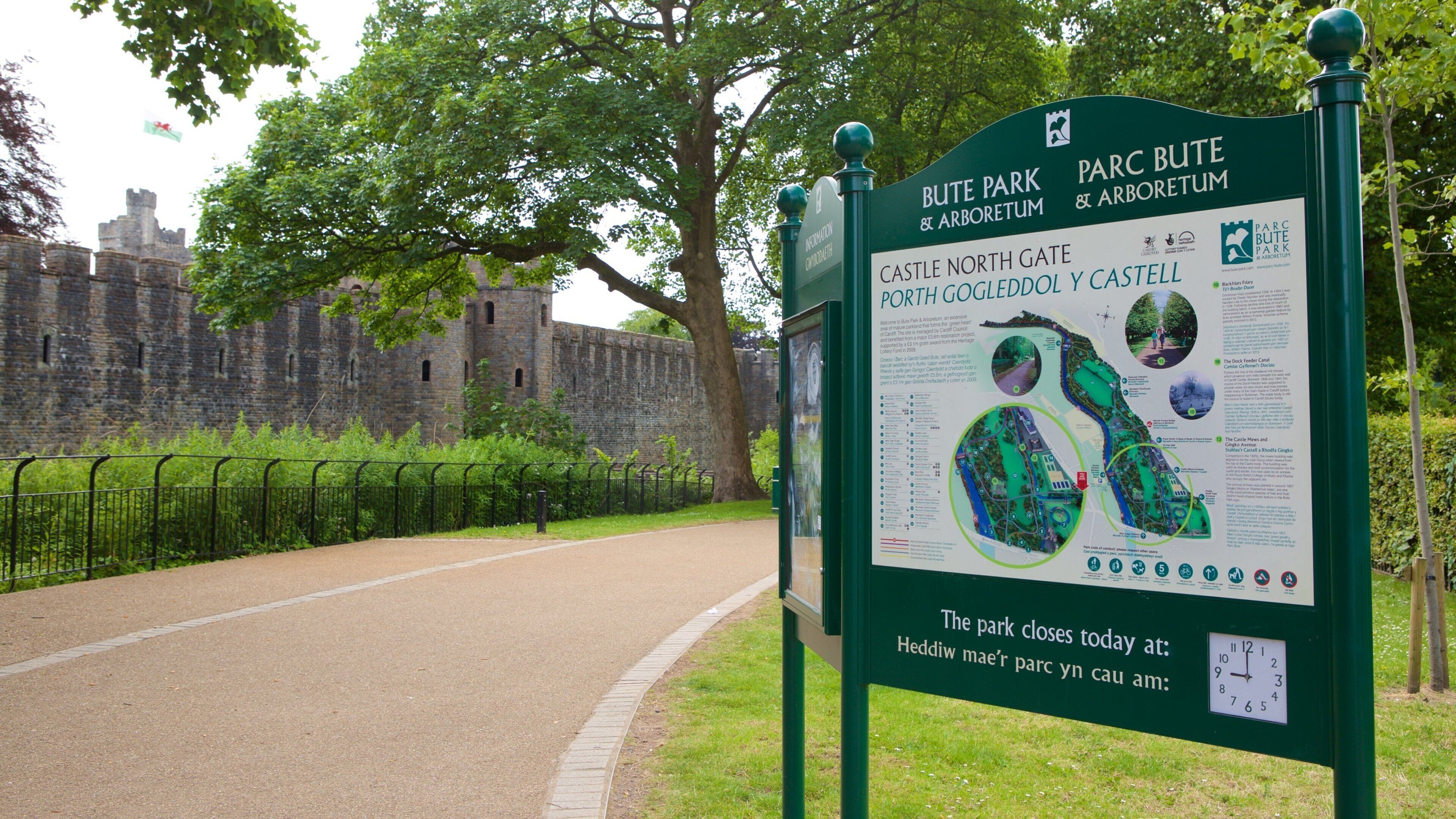 Bute Park featuring a castle, a garden and heritage elements