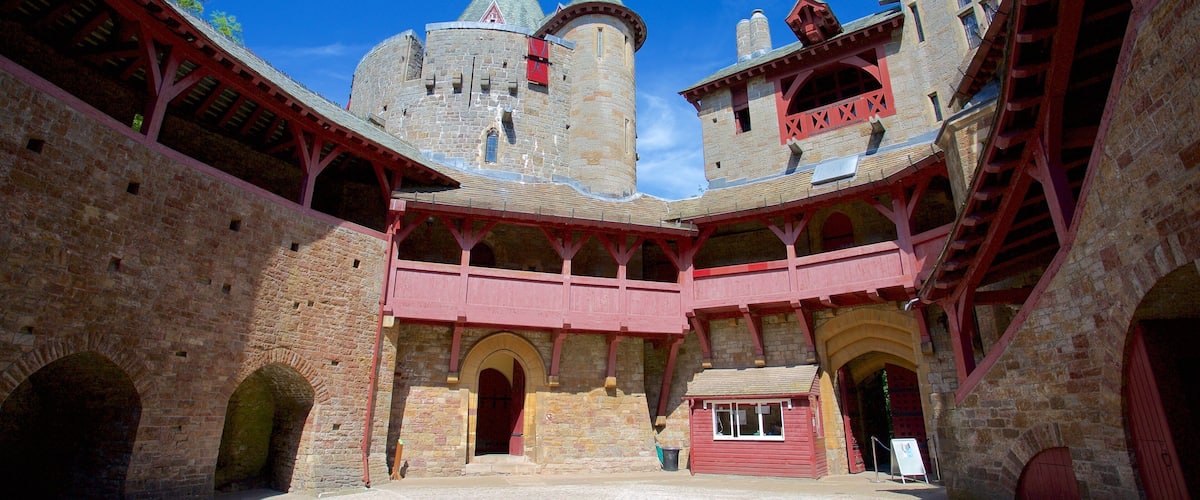 Kasteel Coch bevat historisch erfgoed, historische architectuur en kasteel of paleis