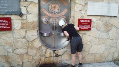 Bodegas Irache is located in Ayegui, two kilometres from Estella on the way to Santiago the Compostella.