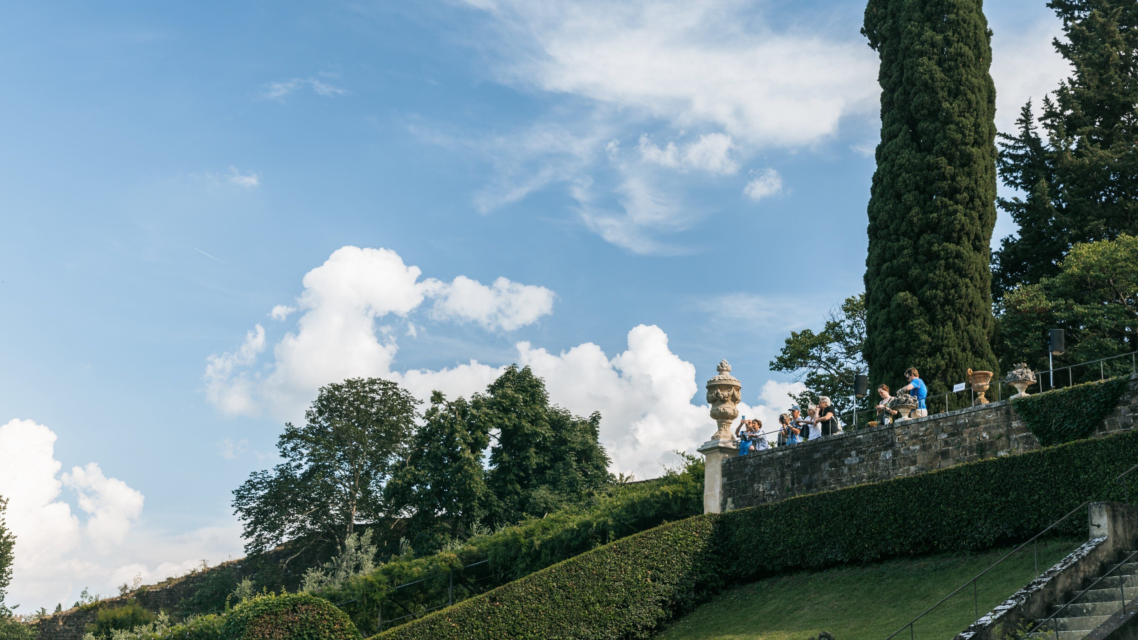 Oltrarno featuring a park