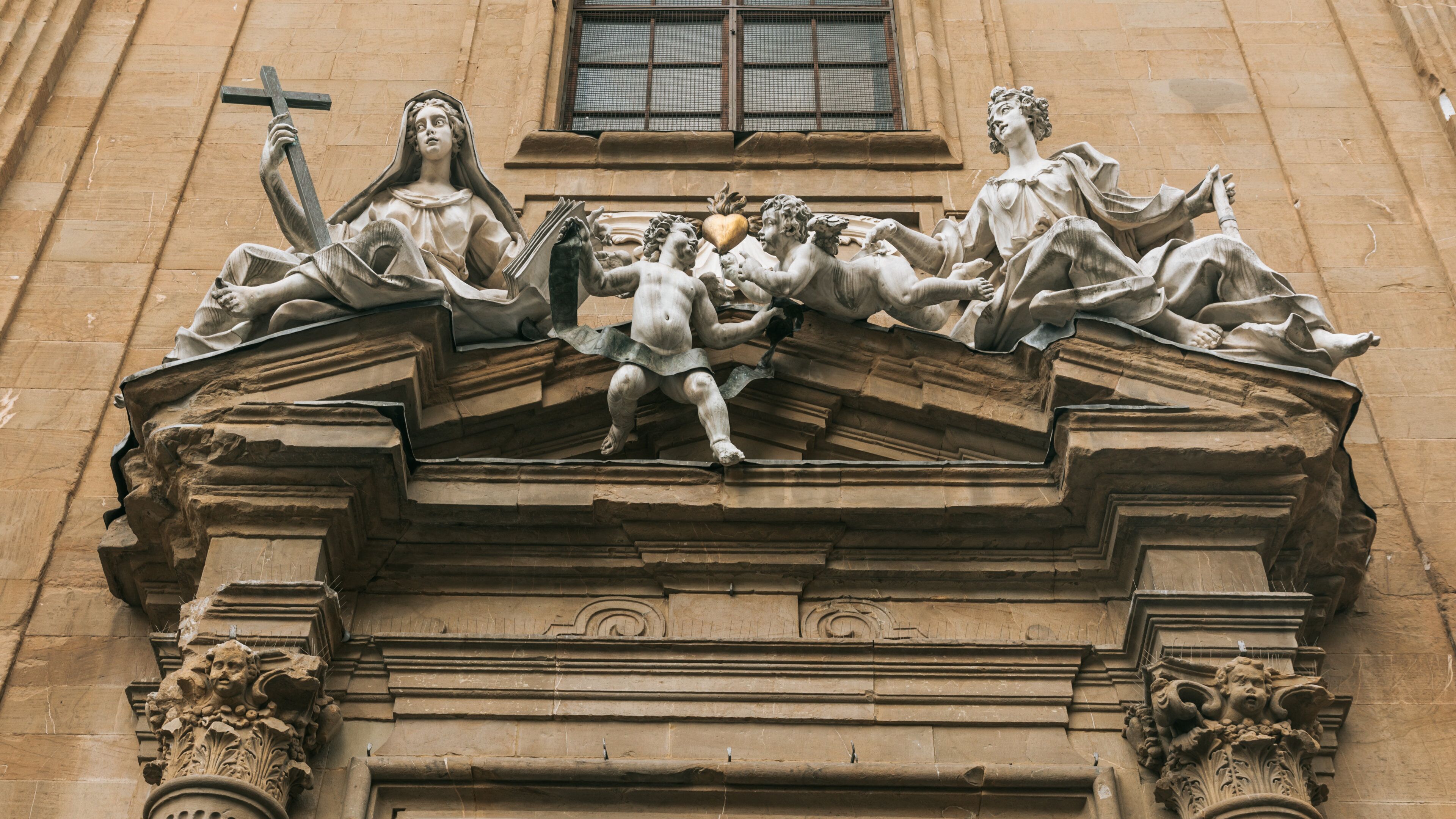 Duomo showing heritage elements, a statue or sculpture and religious elements