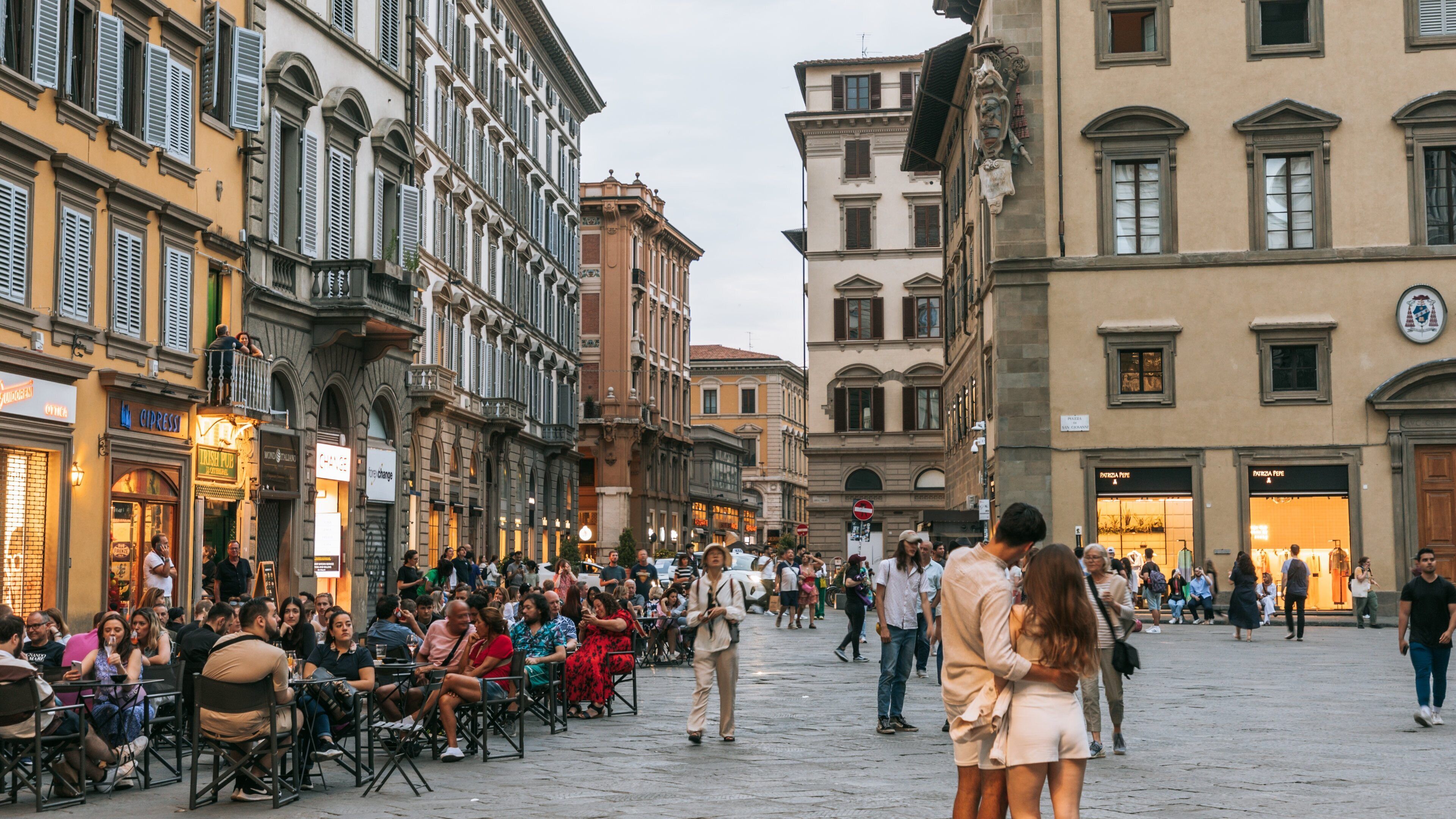 Duomo featuring a city, outdoor eating and street scenes