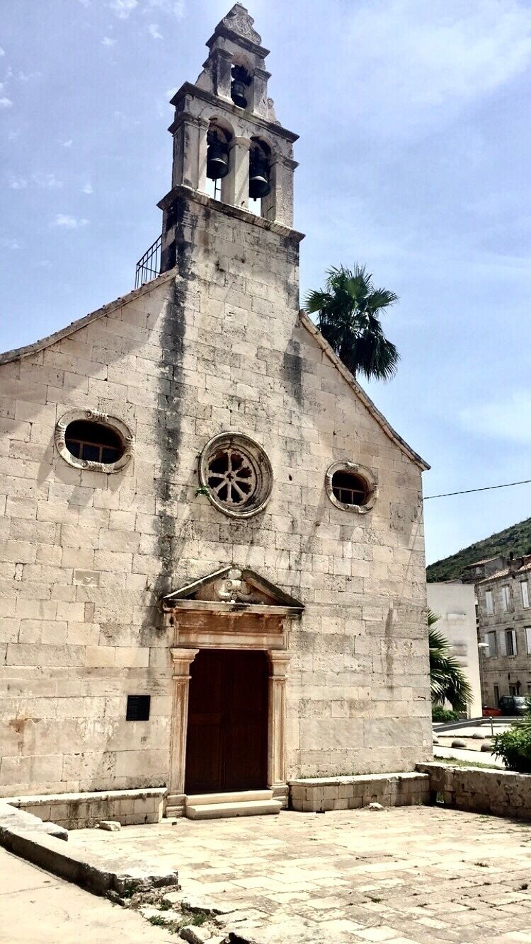 The history and architecture in Croatia is literally to die for. I could have walked the streets of these islands for weeks 