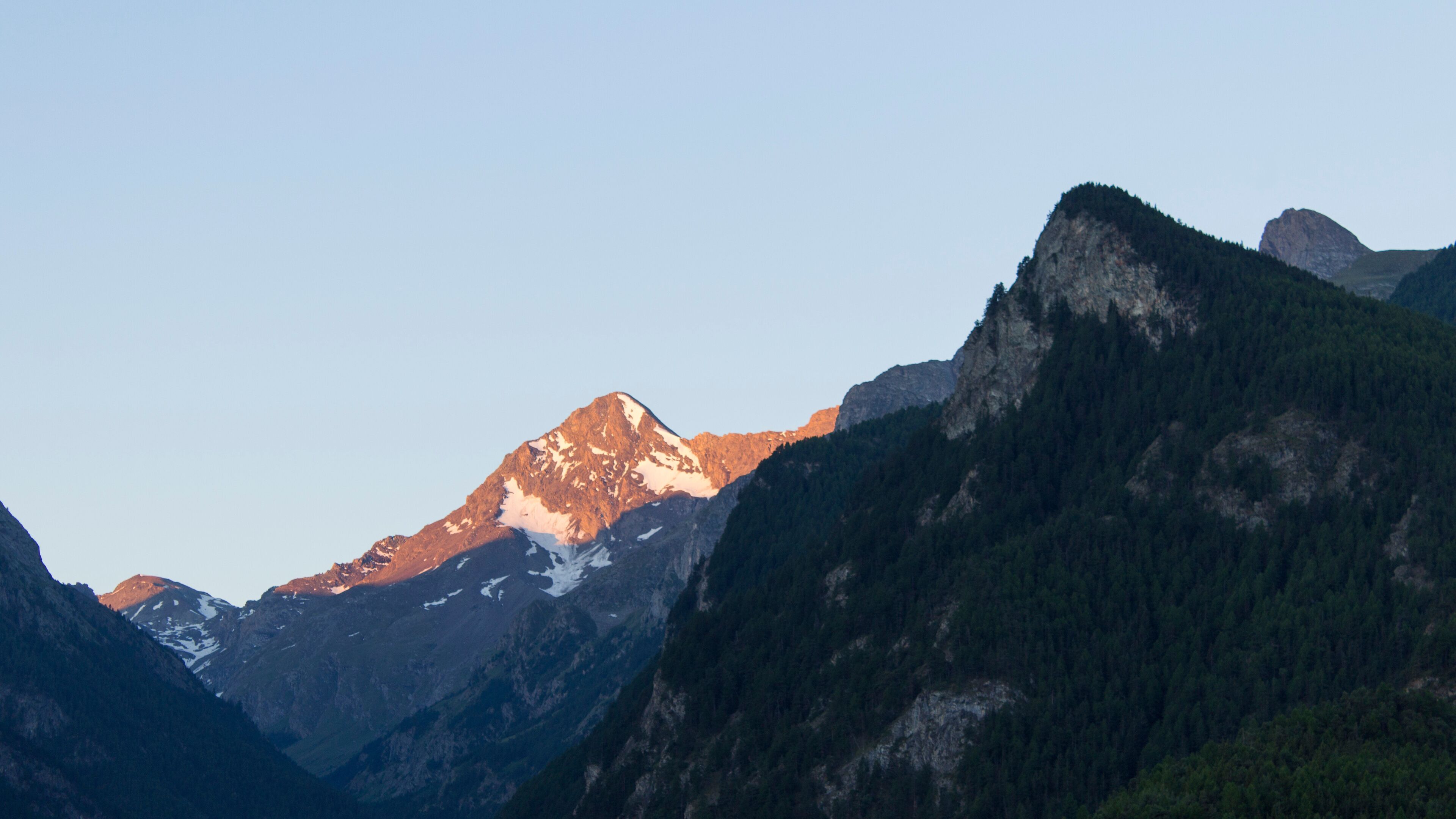 Sunrise above the Aosta Valley