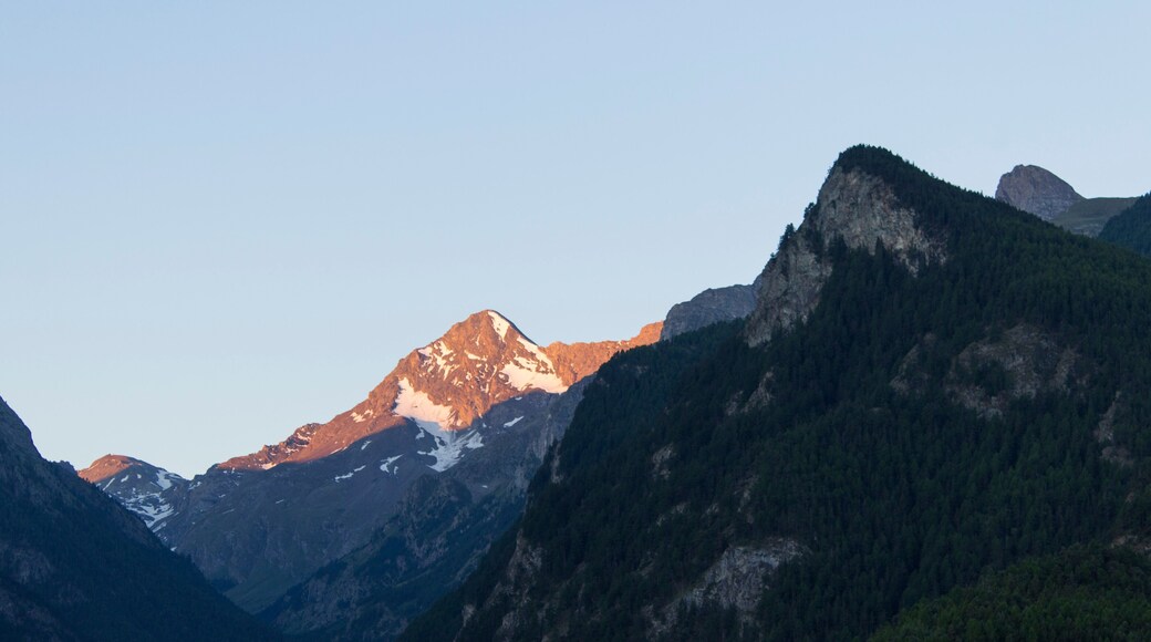 Sunrise above the Aosta Valley