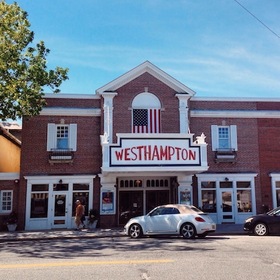 A great place to hear some live music. West Hampton is such a cool little town, a bit ritzy but still cozy and quaint. Very fun to be near the beach and stop in town for a quick ice cream cone.