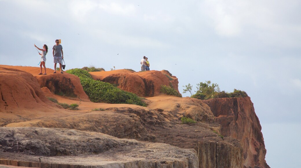 Pipa as well as a couple