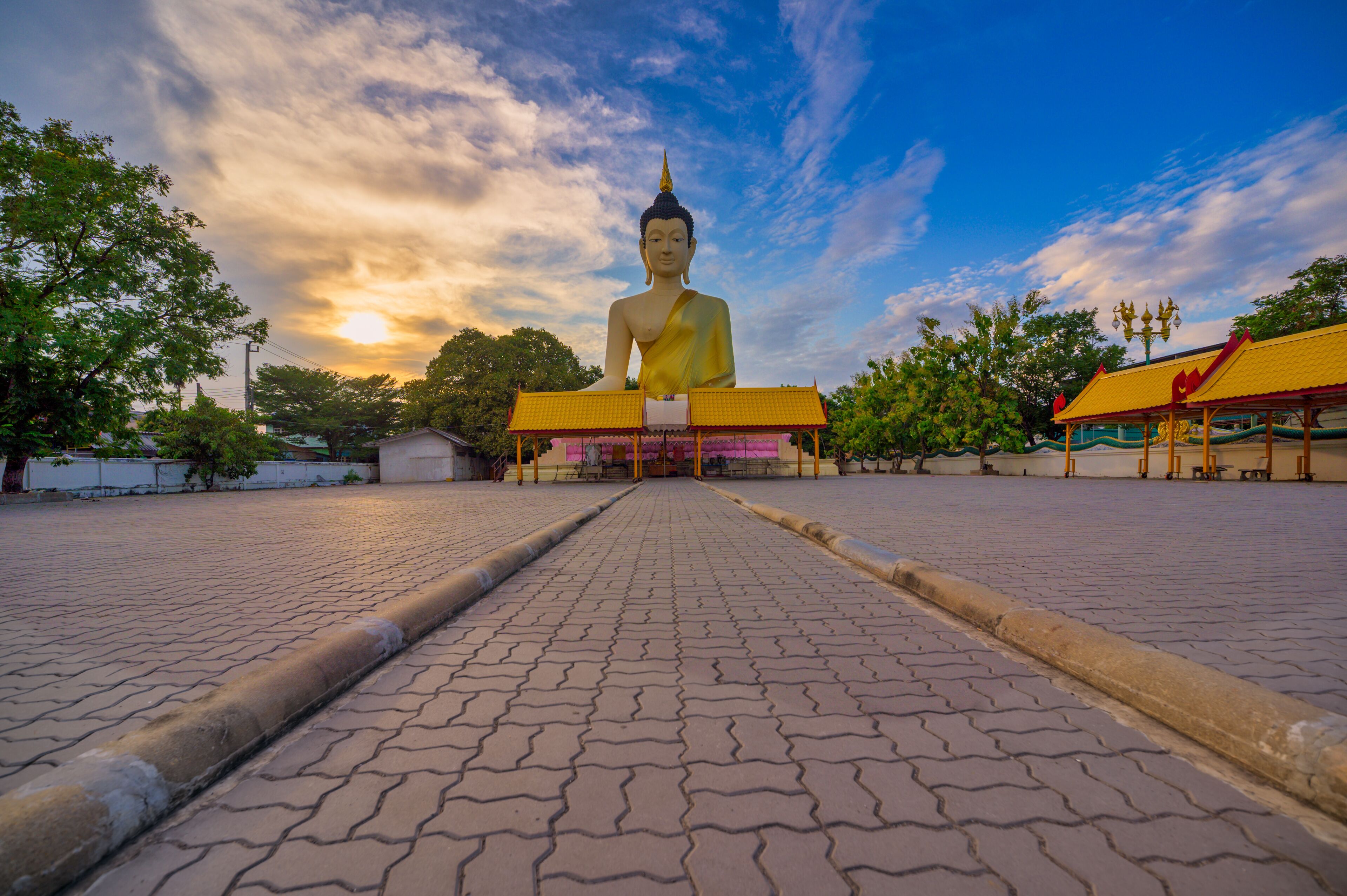 Tambon Rachathewa, Bang Phli District, Samut Prakan, Thailand, October 17, 2019 : Wat King Kaeo, Large Buddha Sculpture Statue..