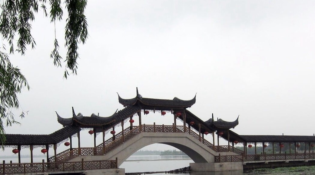Kunshan Jinxi town - a beautiful historical water town hidden between the border of Shanghai and Jiangsu. It is located in the southwest of Kunshan city, about 45 minutes drive from Shanghai.