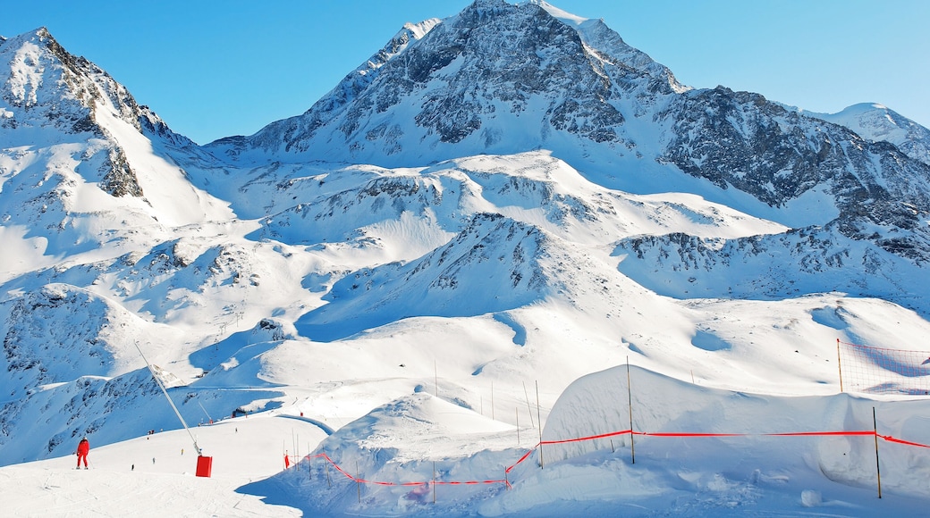 tracks on mountains slopes in Paradiski region