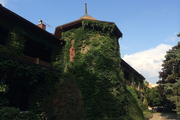 Take a tour and sample a variety of wines at the oldest and largest winery in the state of Illinois.
#localgem