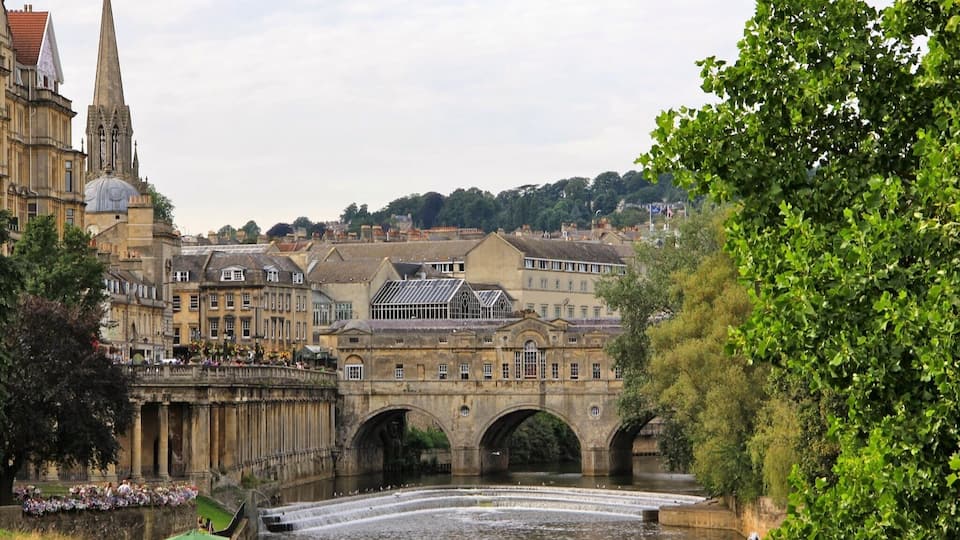 Historical buildings such as cathedral and Roman bath in Bath #England # landscape #hiking #landscape #iconicplace #reflections #travel #troveontuesday