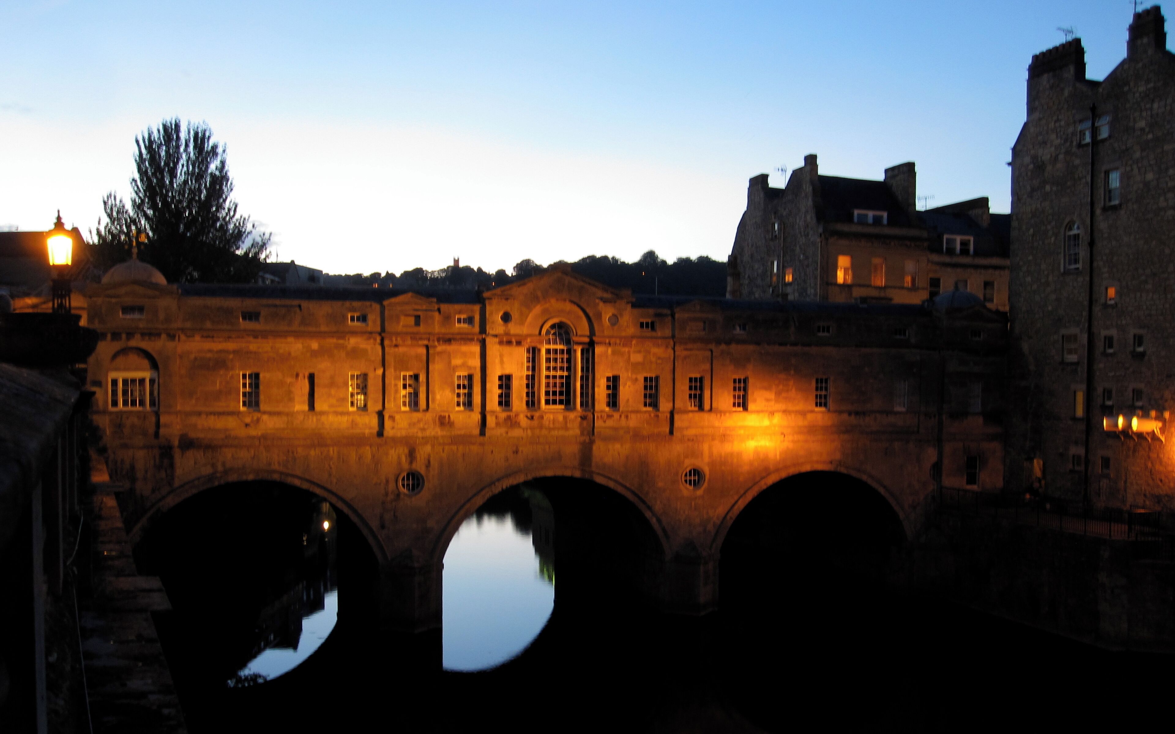The beautiful Pulteney Weir and Bridge in Bath. Lovely at night. And during the day.