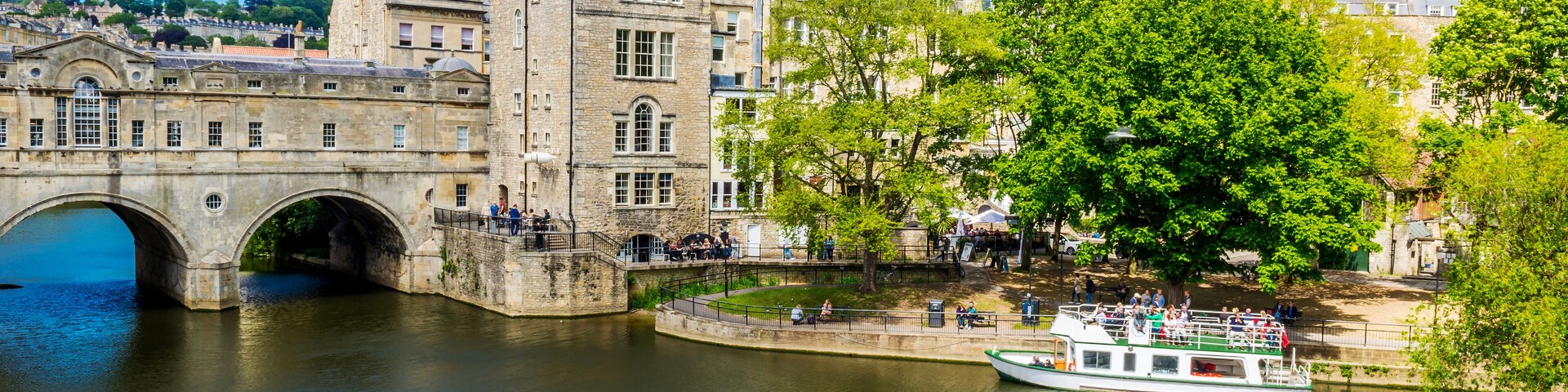 View of the Pulteney Bridge River Avon in Bath, England