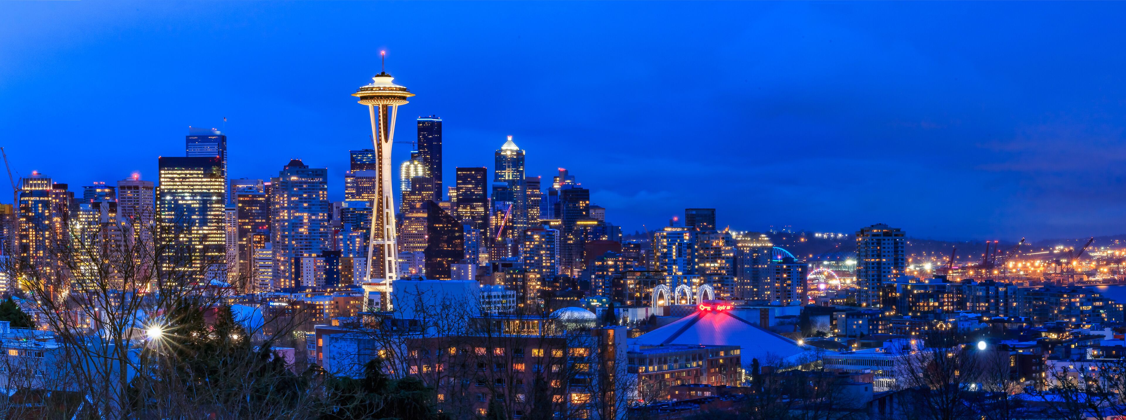 Seattle skyline panorama at sunset from Kerry Park in Seattle