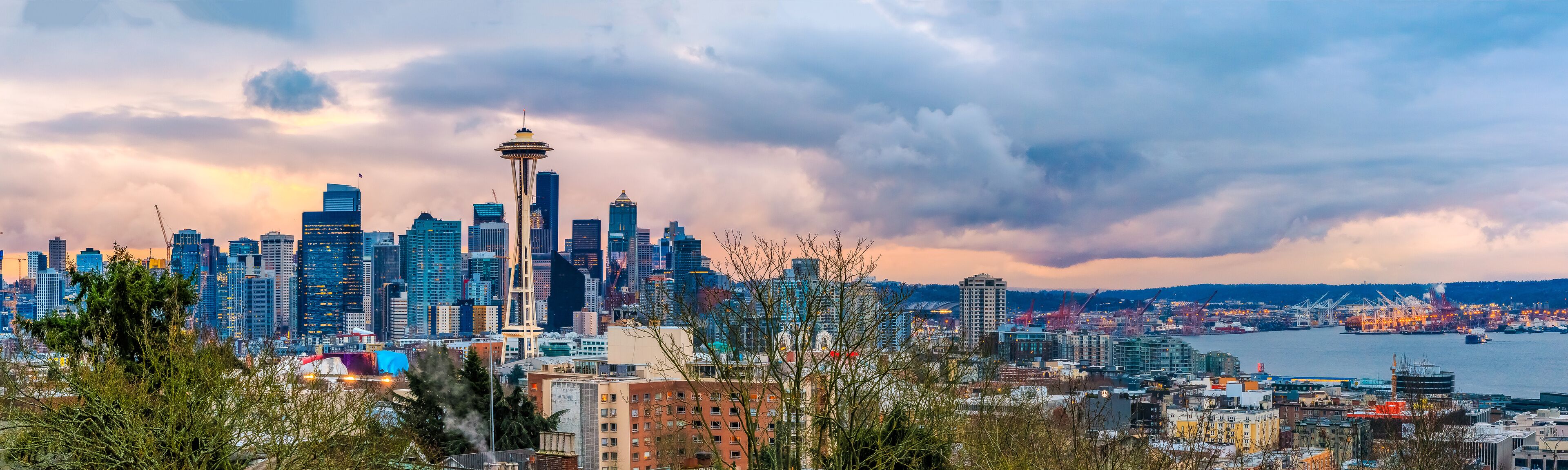 Seattle skyline panorama at sunset from Kerry Park in Seattle