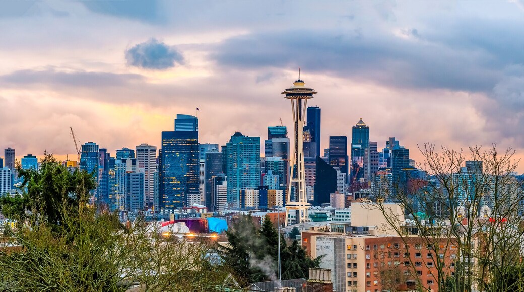 Seattle skyline panorama at sunset from Kerry Park in Seattle