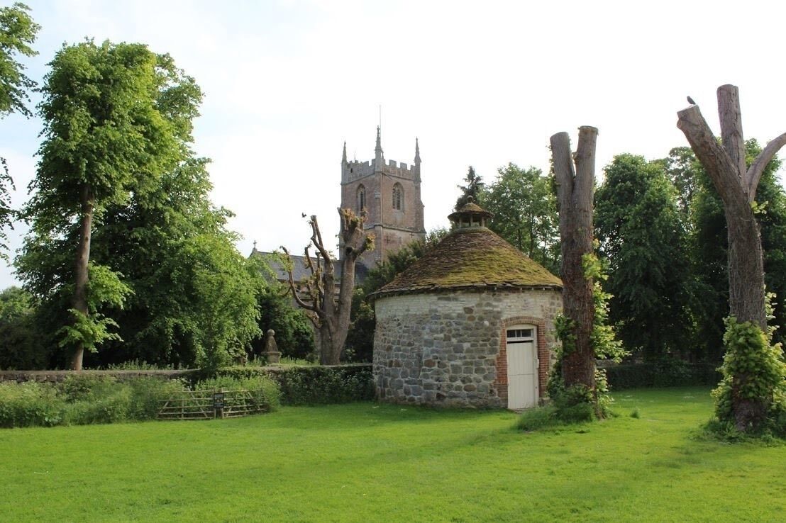 This chapel was so quaint and lovely. I really appreciate the chapels of the United Kingdom. Their age is so heavy in the structure and it’s nice compared to the newer snazzy chapels of America.