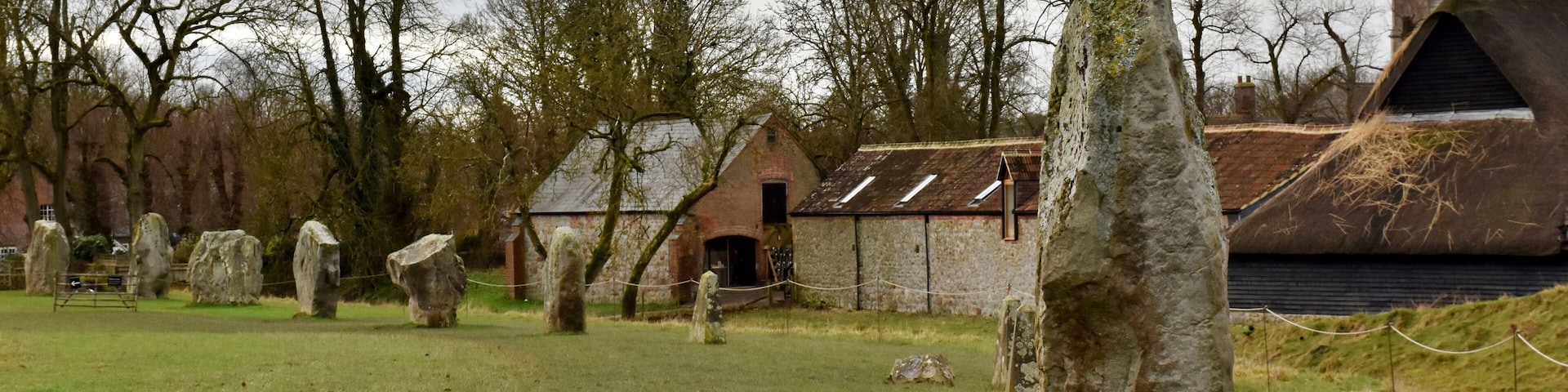 Today was our first #lksawaydays of 2020 #ukoutandabout We left Reading and headed out to the Wiltshire village of Avebury to have a walk around the Neolithic henge, visit the museum and have some lunch in the Red Lion. Its been over 20 years since the LKs last visited so were looking forward to re-visiting. There are no charges to walk amongst the stones which make up the largest megalithic stone circle in the world, but there are separate charges for the museum and the Avebury Manor. The main car park is £4 for the day but not very big considering the volume of visitors Avebury sees, so if you visit we would suggest outside peak months. The purpose of the the stone circle is unknown but its believed to be a ritual complex, the site is a sacred site to the contemporary Pagans and if you are lucky on your visit you may see Druidic rites taking place. Its a pleasant half day and if the weather is a little moody it can add to the visit too! #avebury #aveburystones #stones #stonecircle
