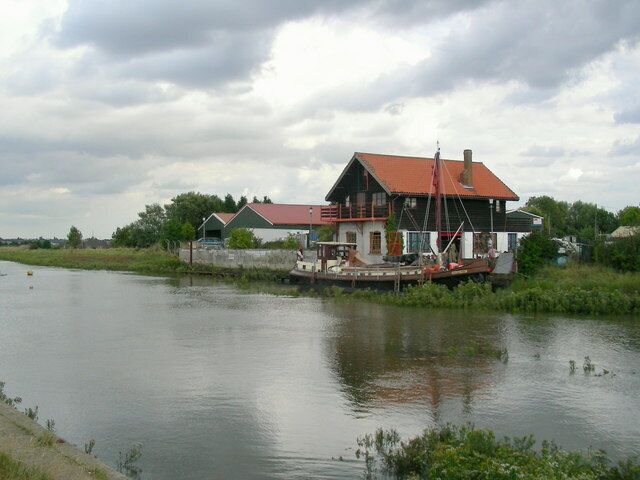 River Crouch, Battlesbridge