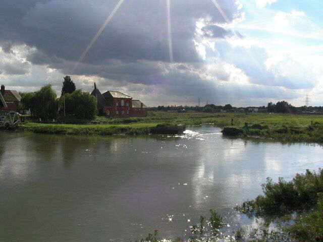 The old mill pond, Battlesbridge Part of the River Crouch on west side of Battlesbridge - upstream from the granary mill