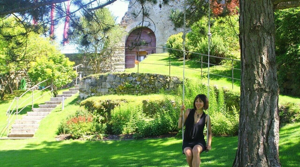 This summer we had the chance to stay at the Hotel Schloss at the Sonnenburg Castle in Castelbadia, on the Italian Alps.
This Schloss property is a former castle that in 1039 AD was converted into a Benedictine abbey for noble women and is now a luxury hotel, that stretches its property across the terraced cliff creating relaxing areas for its guests: cosy outdoor lounge spaces, romantic tree swings, even an infinity pool that overlooks the Alps!