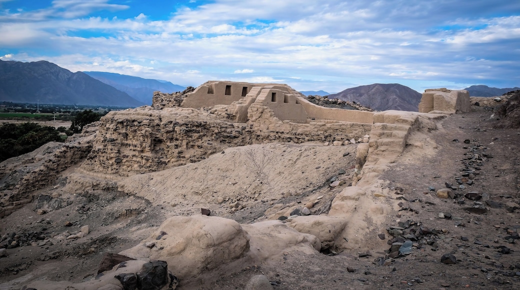 Los Paredones, Nazca