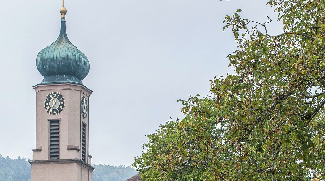 This building is indexed in the Base Mérimée, a database of architectural heritage maintained by the French Ministry of Culture, under the reference PA00085469 .