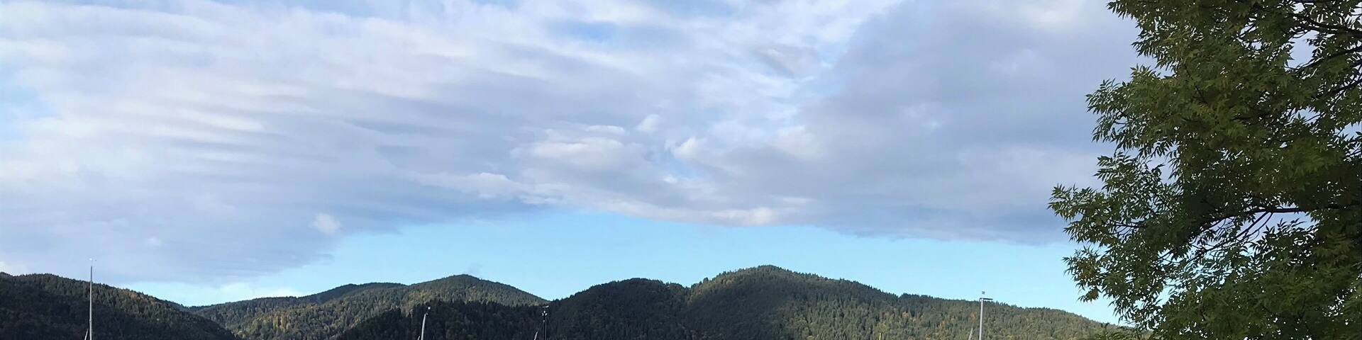 Sunny autumn morning on the Tegernsee