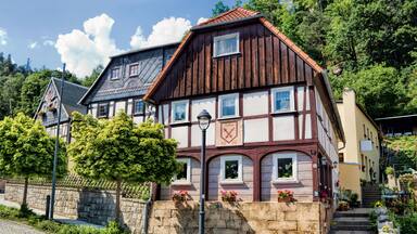 oybin, deutschland - alte traditionelle häuser