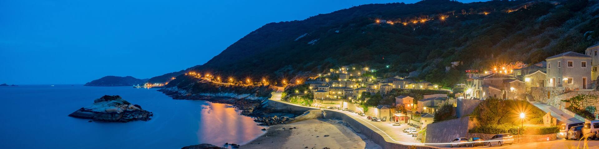 Night view of the historical Qinbi Village