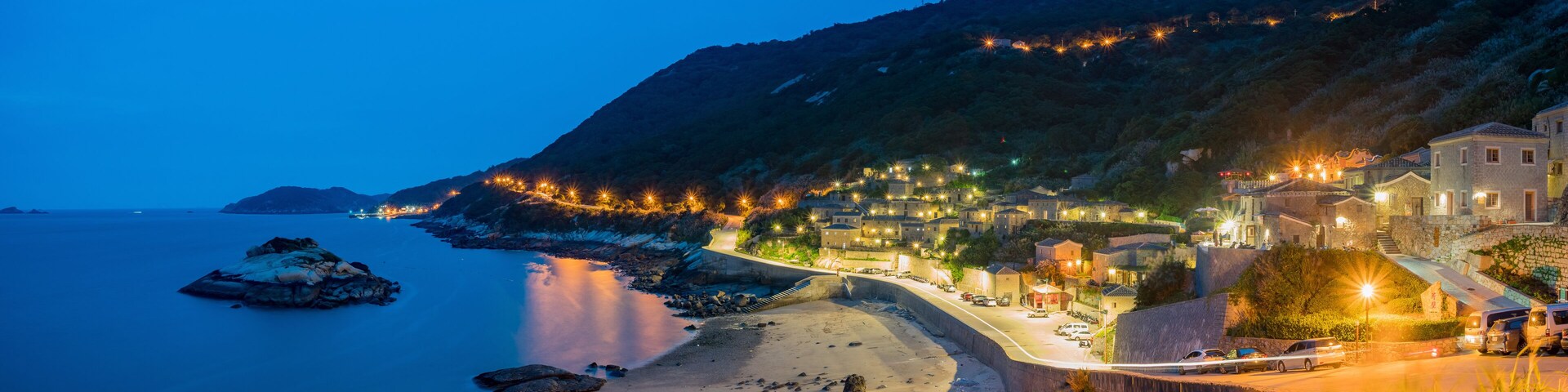 Night view of the historical Qinbi Village