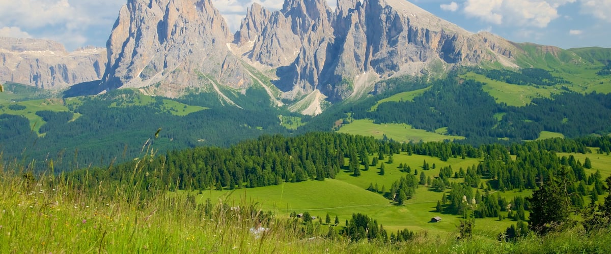 Alpe di Siusi featuring vuoret, rauhalliset maisemat ja maisemat