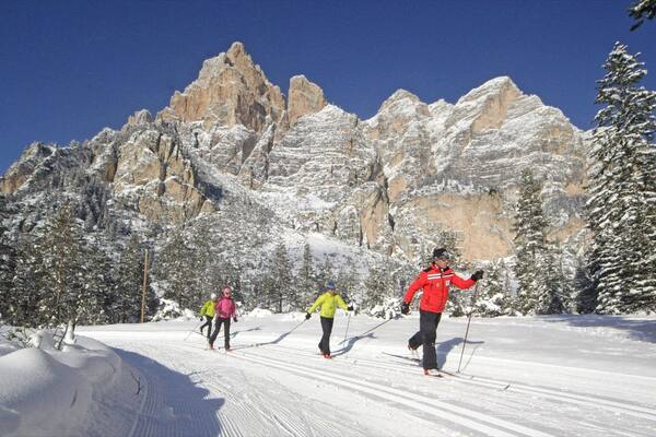 Alta Badia which includes snow, snow skiing and mountains