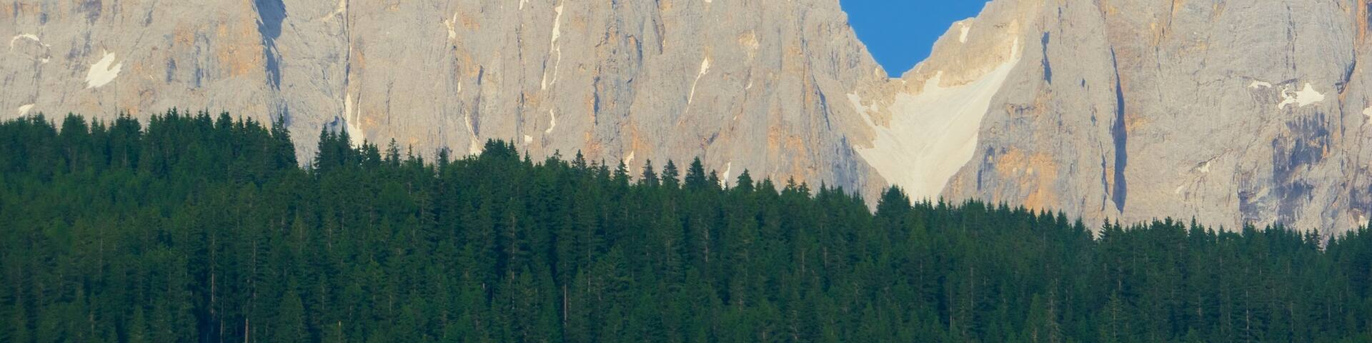 Trentin montrant montagnes