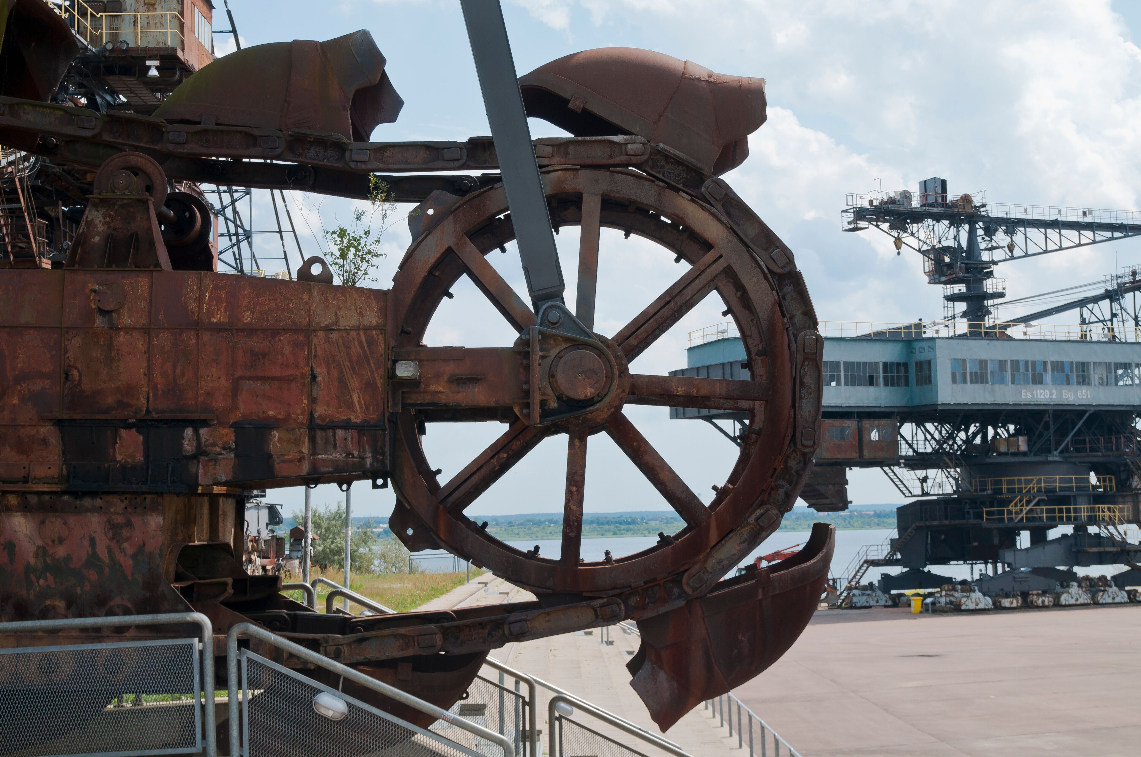 ビッターフェルト - ヴォルフェン